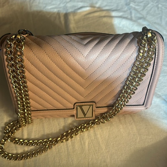 *NEW* Baby Pink Victorias Secret Purse w/ Goldtone Chain Straps - Picture 8 of 9
